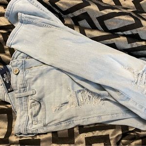 Size 5 American eagle jeans ! No stains and smoke free home